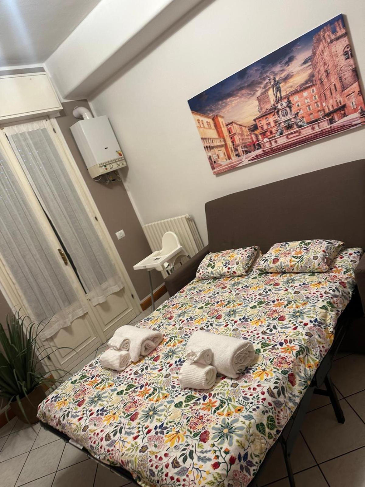 Nicholas B&B City Center- Apartment Болонья Екстер'єр фото