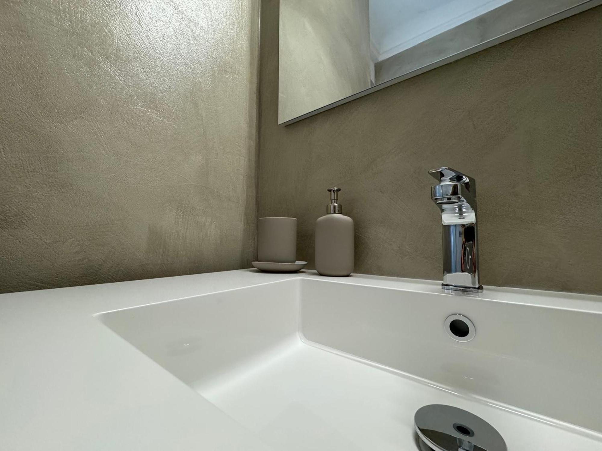 Nicholas B&B City Center- Apartment Болонья Екстер'єр фото