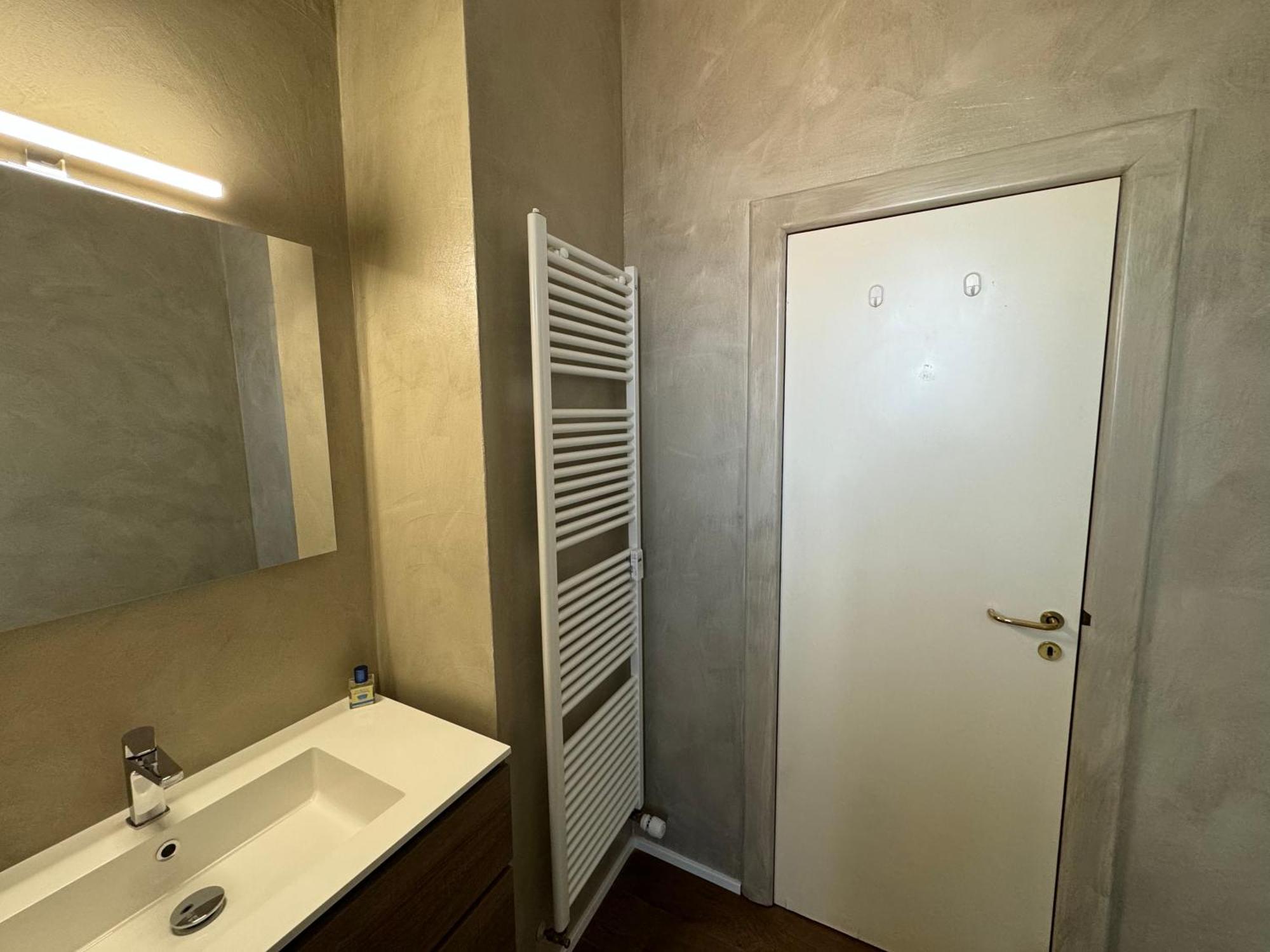 Nicholas B&B City Center- Apartment Болонья Екстер'єр фото